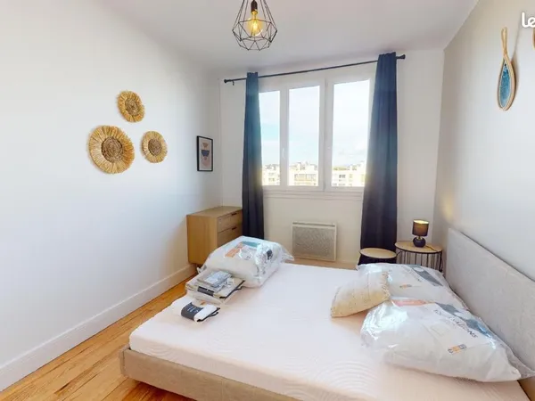 Chambre 4 pièces 64 m²