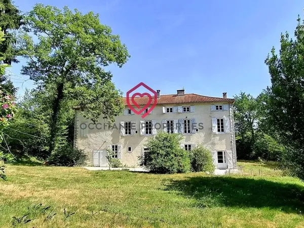 Chateau 9 pièces 288 m²