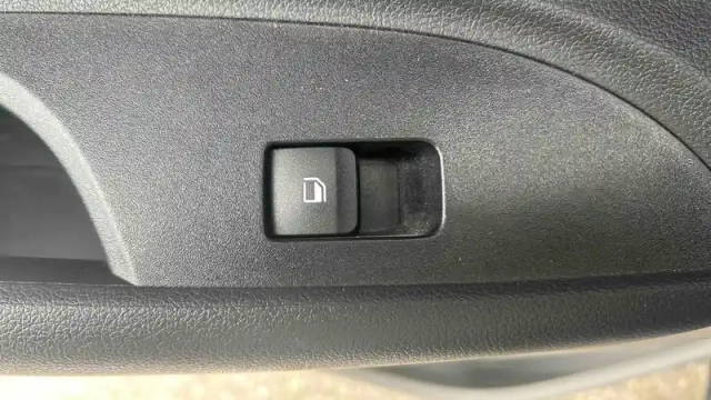 Hyundai I20 1.0 t-gdi 100 dct-7 hybrid 48v — photo 33