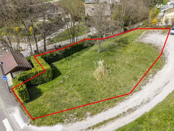 Terrain 680 m² Épagny