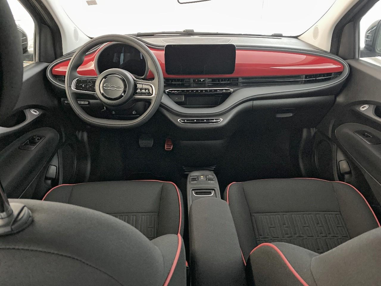 Fiat 500 3+1 e 118 ch red — photo 8