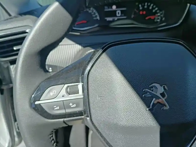 Peugeot 208 100 s&amp;s bvm6 style — photo 19