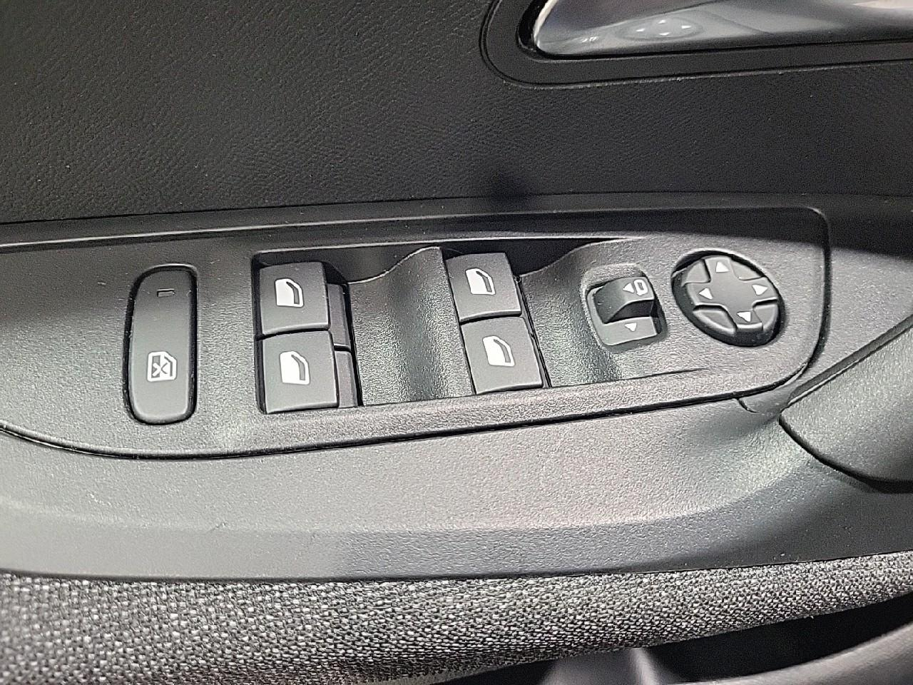 Peugeot 2008 100 s&s bvm6 style — photo 23