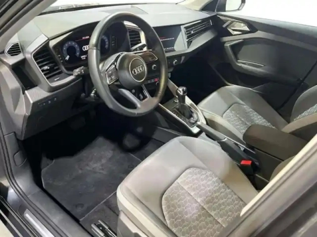 Audi A1 35 tfsi 150 ch s tronic 7 advanced 2 — photo 9