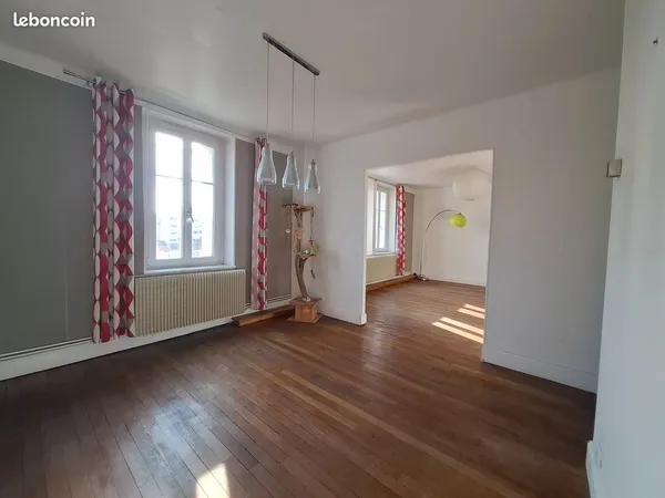 Duplex lumineux 120m2 au sol - 4 chambres - Dernier étage - Nancy Sacré Coeur