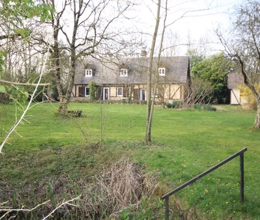 Maison - 4 pièces - 85 m2 - Grand jardin - Dépendances