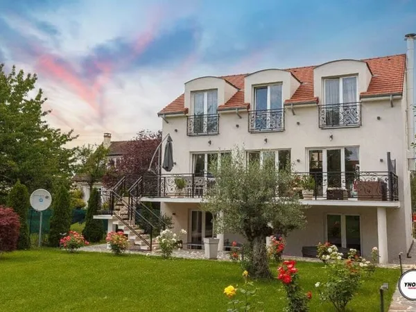 Maison 8 pièces 190 m²