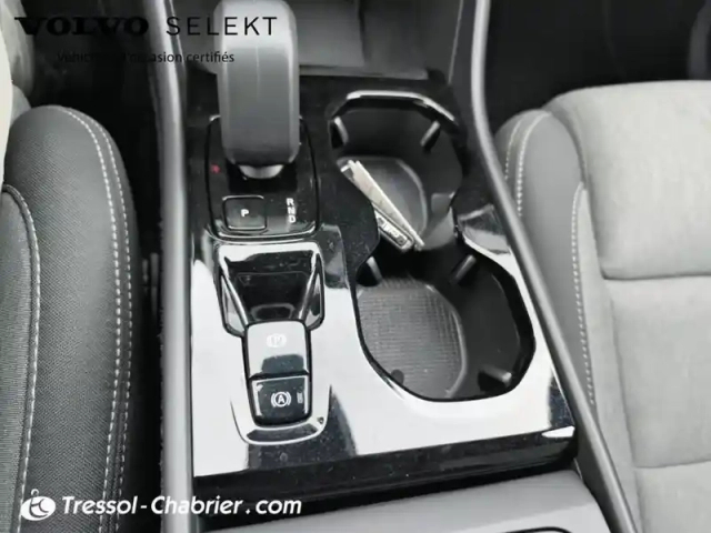 Volvo Xc40 b3 163 ch dct7 plus — photo 8