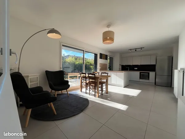 T3 meublé 68 m² — Rez-de-jardin
