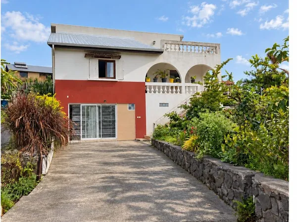 Trois-bassins | 274 m² - 6 chambres - vue exceptionnelle - un bien aux multiples possibilités