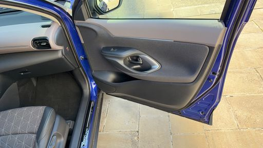 Toyota Yaris Cross 1.5 HSD 130 Hybrid E-CVT - Collection – 2025 – 13080 km – Hybride essence – Boîte Automatique — photo 34