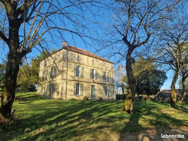 Propriété 8 pièces 310 m²