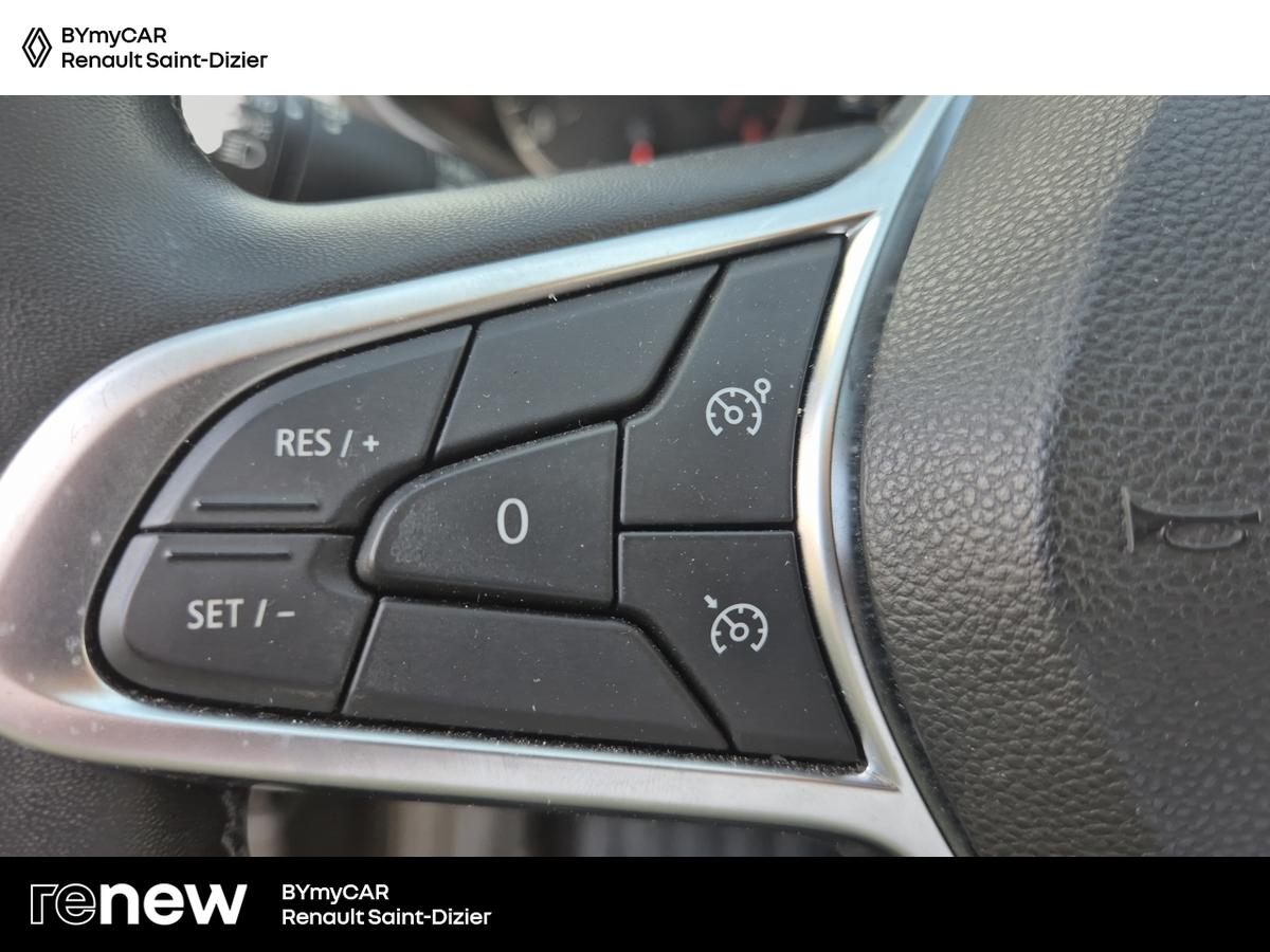 Renault Clio TCe 90 X-Tronic — photo 17
