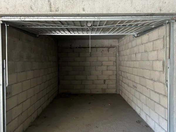 Garage à louer - Saint-Étienne - Résidence sécurisée