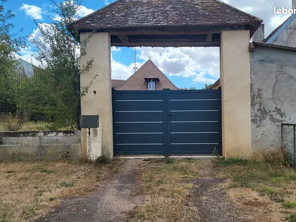 Compacte Propriété de Deux Maison