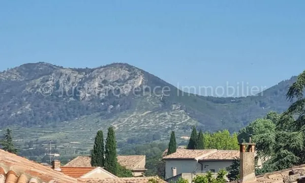 Maison de village Caromb 5 pièces de 120 m² avec terrasse et garage