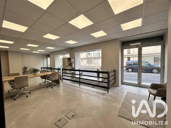 Local commercial 1 pièce 60 m²
