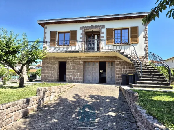 Maison 7 pièces avec balcon et garage