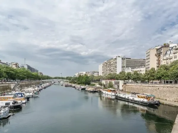 Commerce Vente Paris  65m² 667600€