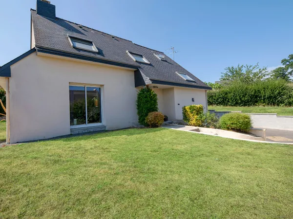 EXCLUSIVITÉ Saint Aubin d'Aubigné ! Maison 4 chambres. Proche écoles et commerces. Quartier calme