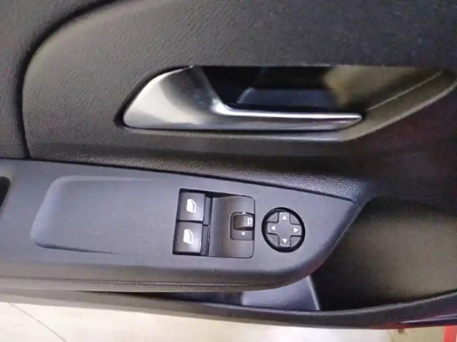 Opel Corsa 1.2 turbo 100 ch bvm6 — photo 29