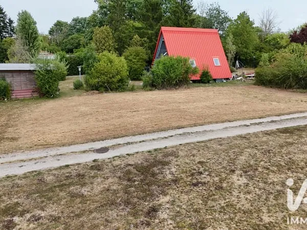Terrain 743 m²