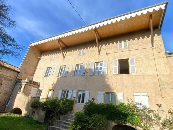 Maison 9 pièces 233 m²