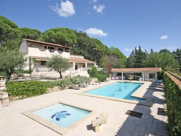Vends maison 540m²
