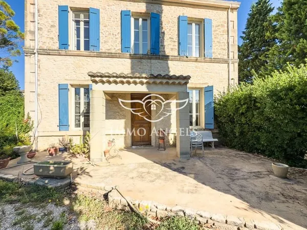 Propriété maison de maître + habitation et annexes A rénove