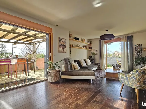 Maison 12 pièces 270 m²