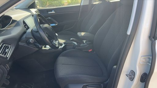 Peugeot 308 1.2 PureTech 110 - Style – 2019 – 112535 km – Essence – Boîte Manuelle — photo 16