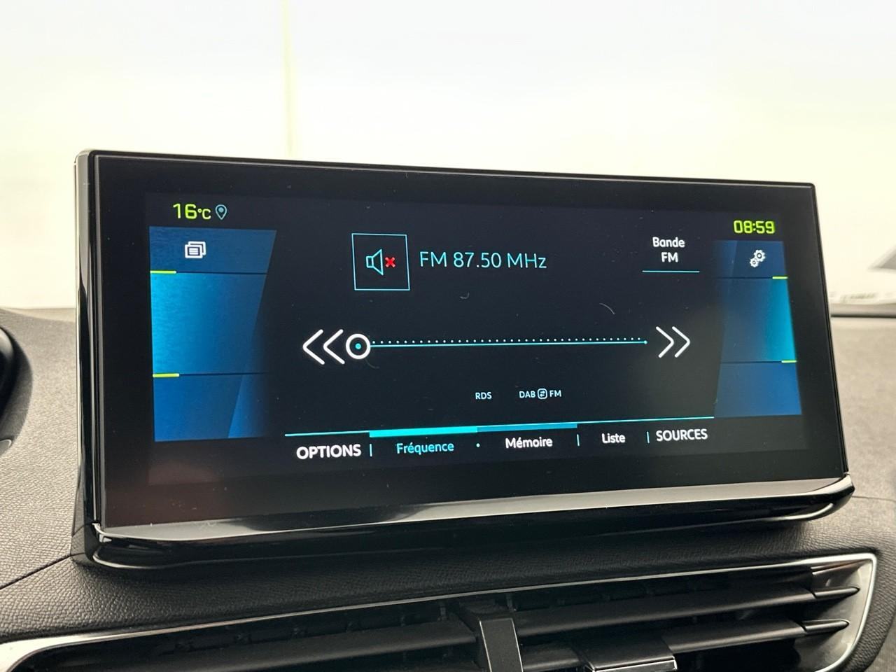 Peugeot 3008 hybrid 225 e-eat8 allure pack — photo 22