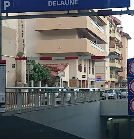Stationnement Location Toulon 12100€