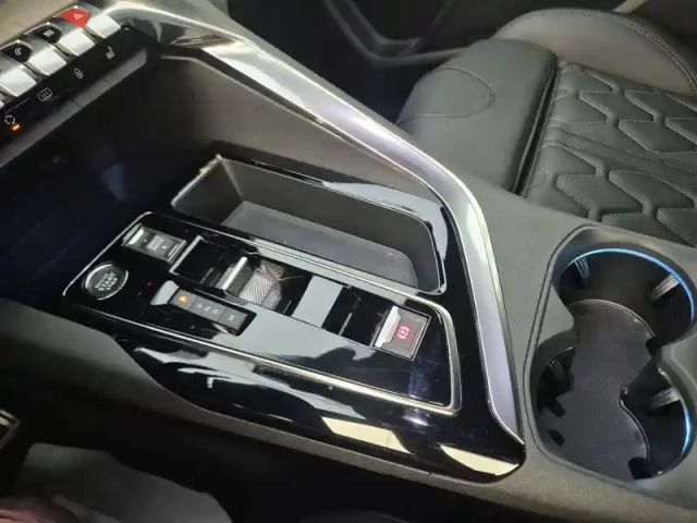 Peugeot 3008 puretech 130ch s&amp;s eat8 — photo 13