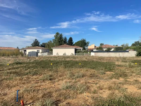 Emplacement stratégique, cadre résidentiel et calme