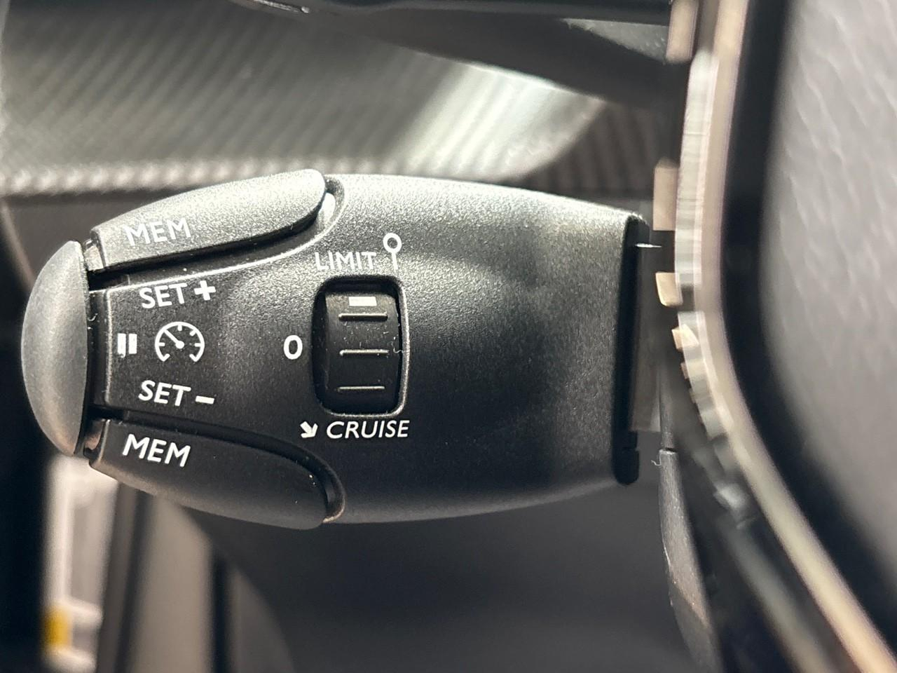 Peugeot 2008 1.2 puretech 130ch s&s gt eat8 — photo 16