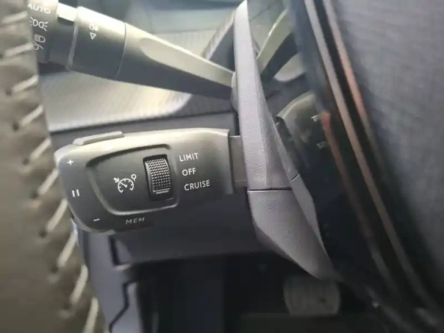 Peugeot 2008 electrique 54 kwh 156 ch — photo 21