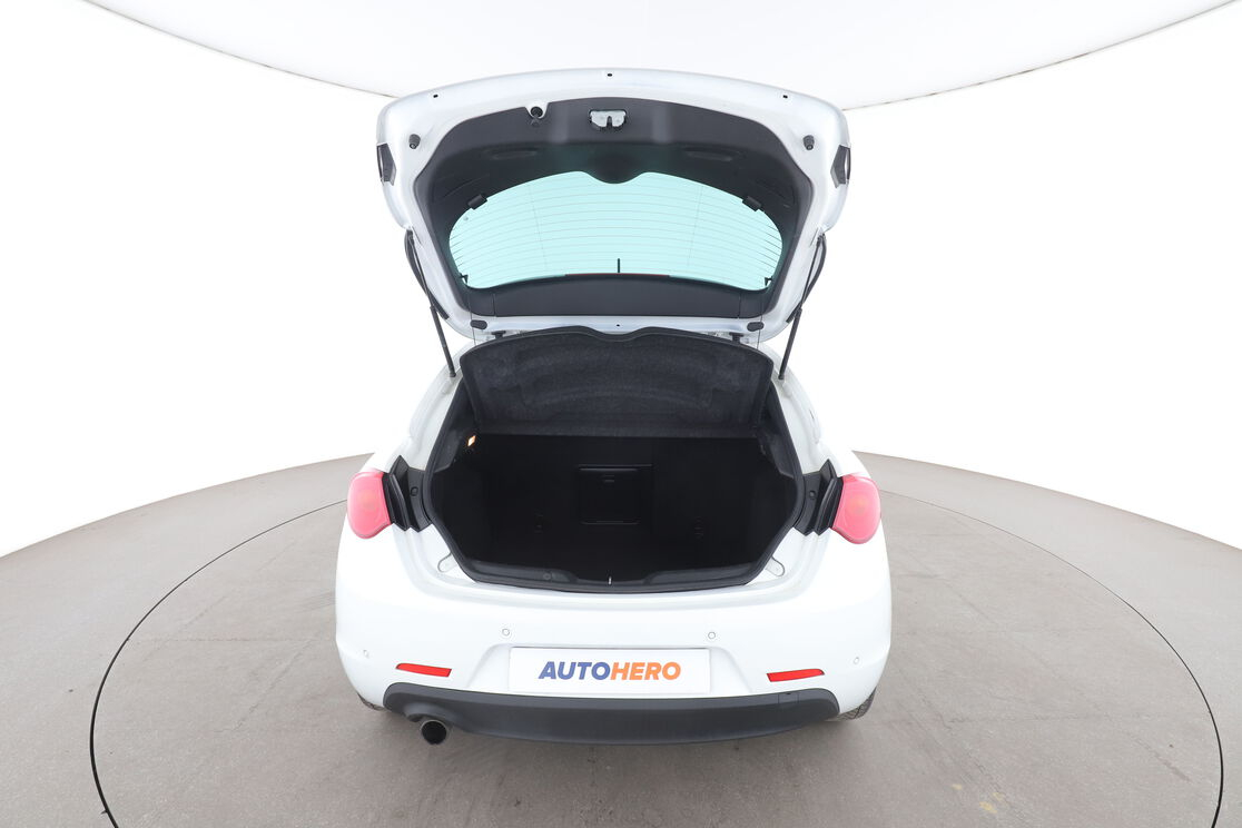 Alfa Romeo Giulietta 1.4 TJet Distinctive — photo 15