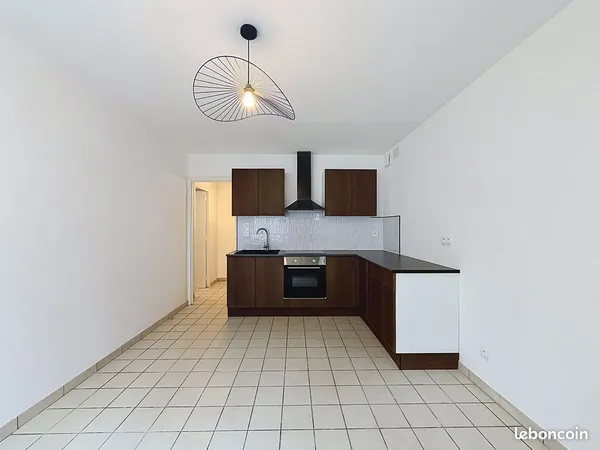 Maison rénovée 84 m², 3 chambres, garage, centre de Périers