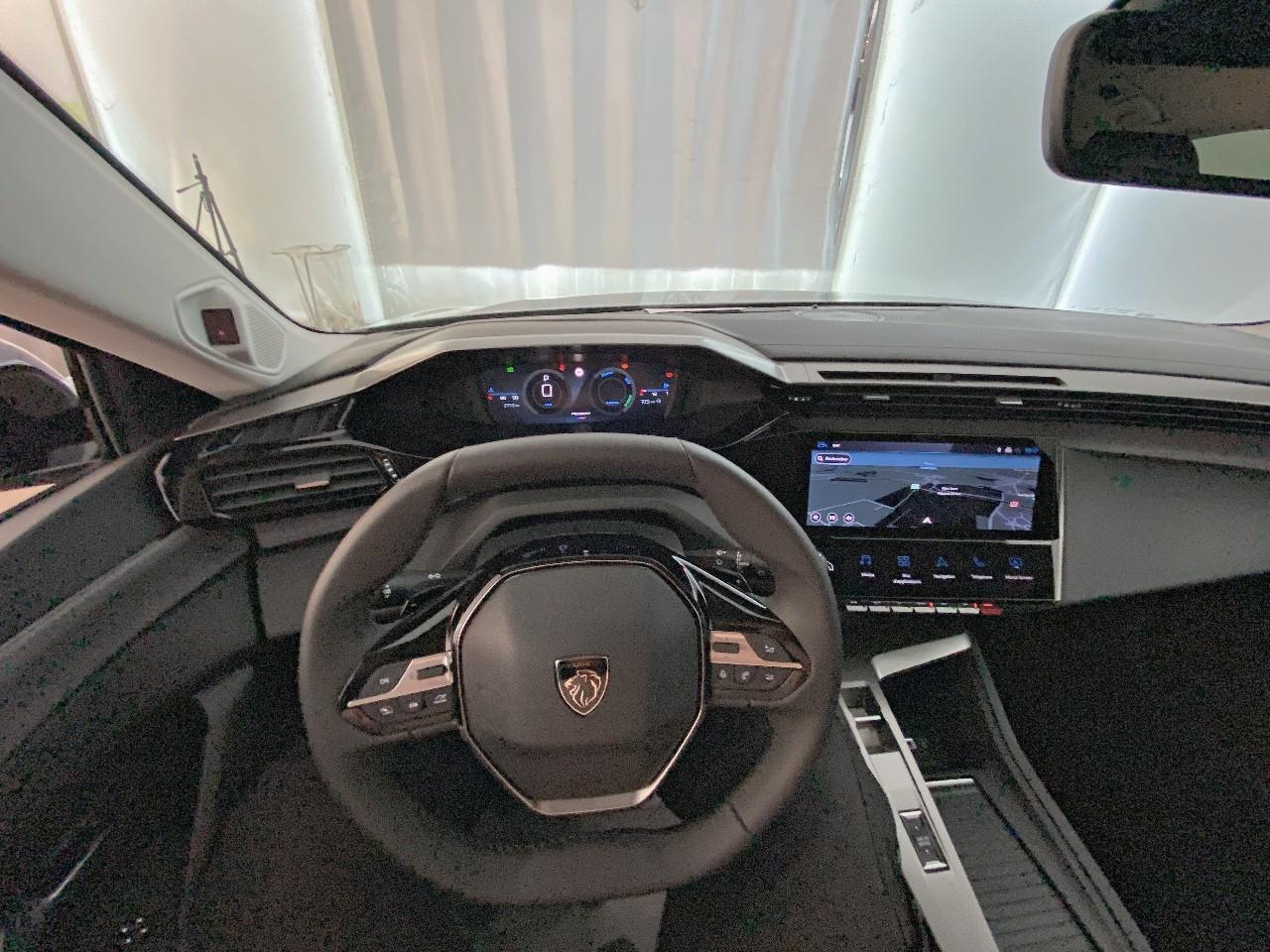 Peugeot 308 hybrid 145 e-dcs6 allure — photo 12