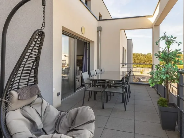 APPARTEMENT T4 - GRANDE TERRASSE - 2 STATIONNEMENTS