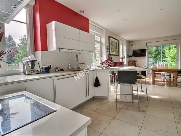 Maison 9 pièces 201 m²