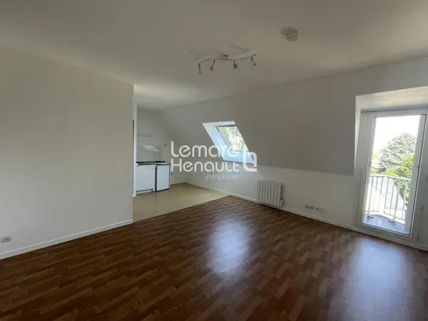 Studio dans Résidence avec ascenseur 26.74 m², parking, cave