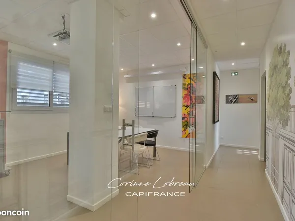 Bureaux 123 m²