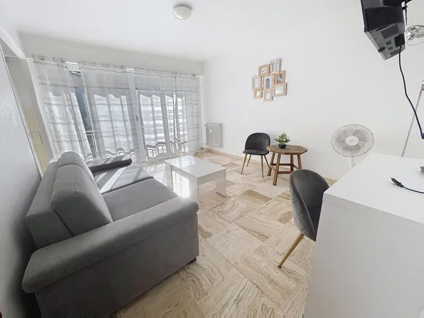 ANTIBES CENTRE VILLE STUDIO LIMITE VIEIL ANTIBES
