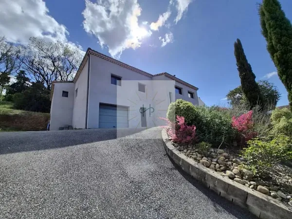 Maison 7 pièces 201 m²