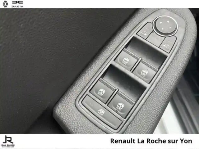 Renault Clio 1.5 blue dci 100ch evolution - 24 — photo 8