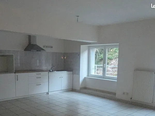 Loue T2 55m² Ascenseur Chauffage inclus