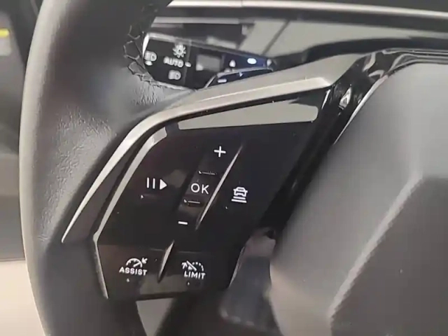 Peugeot 3008 hybrid 145 e-dcs6 — photo 44
