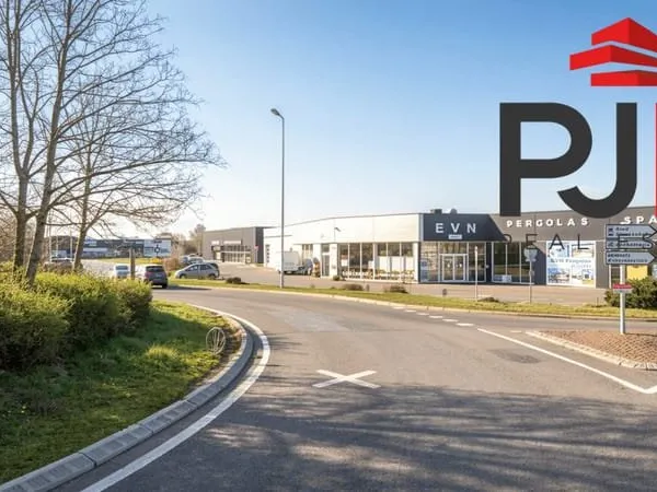 Local commercial 519 m²